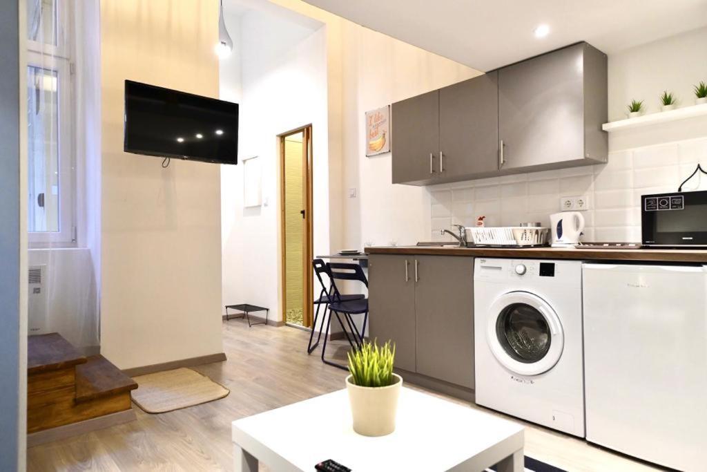 شقة Cosy Flat In Kiraly Str, King بودابست المظهر الخارجي الصورة