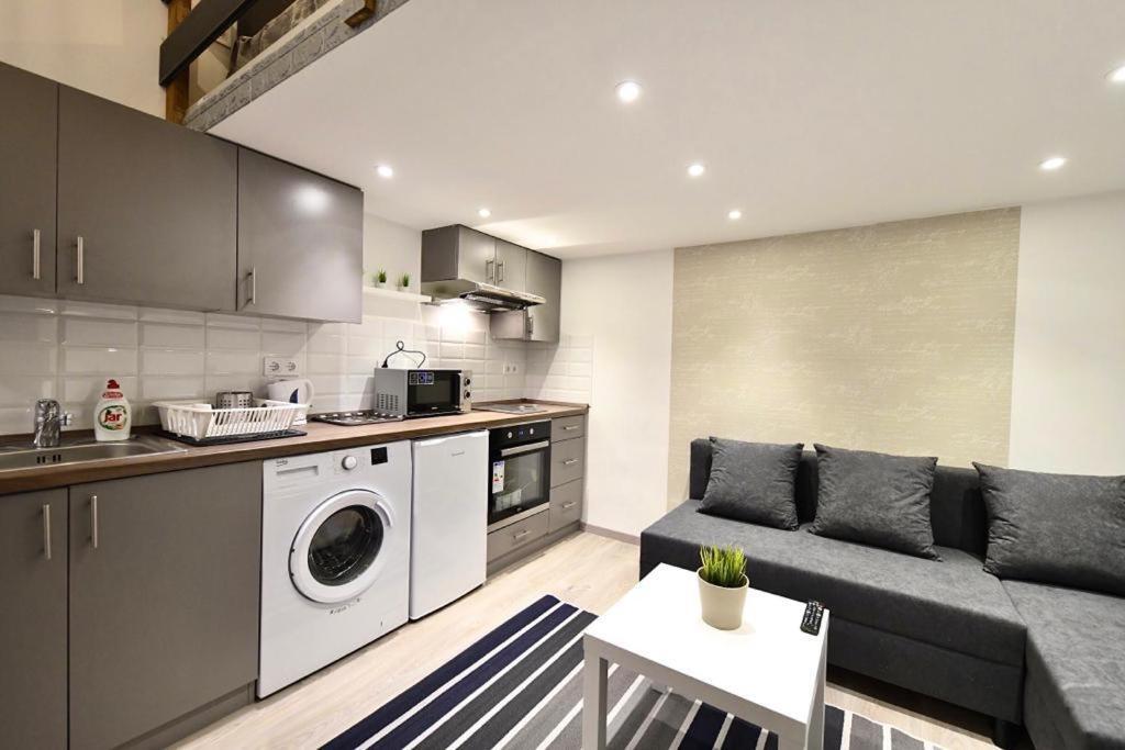 شقة Cosy Flat In Kiraly Str, King بودابست المظهر الخارجي الصورة